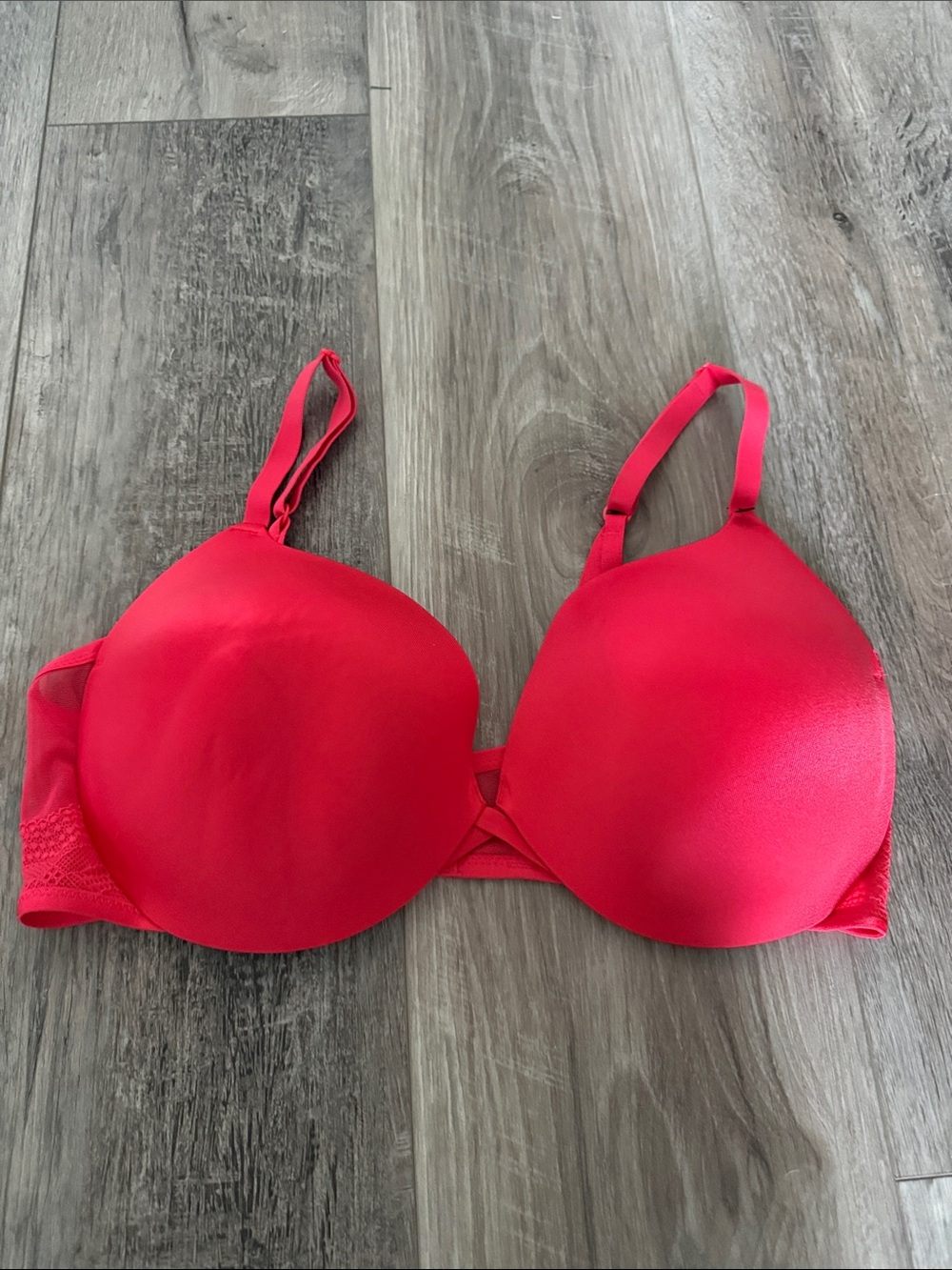 Maidenform Red Smooth Padded T-Shirt Bra with underwire